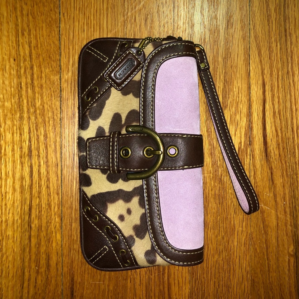 VINTAGE COACH WRISTLET *BUCKLE ACCENT!*